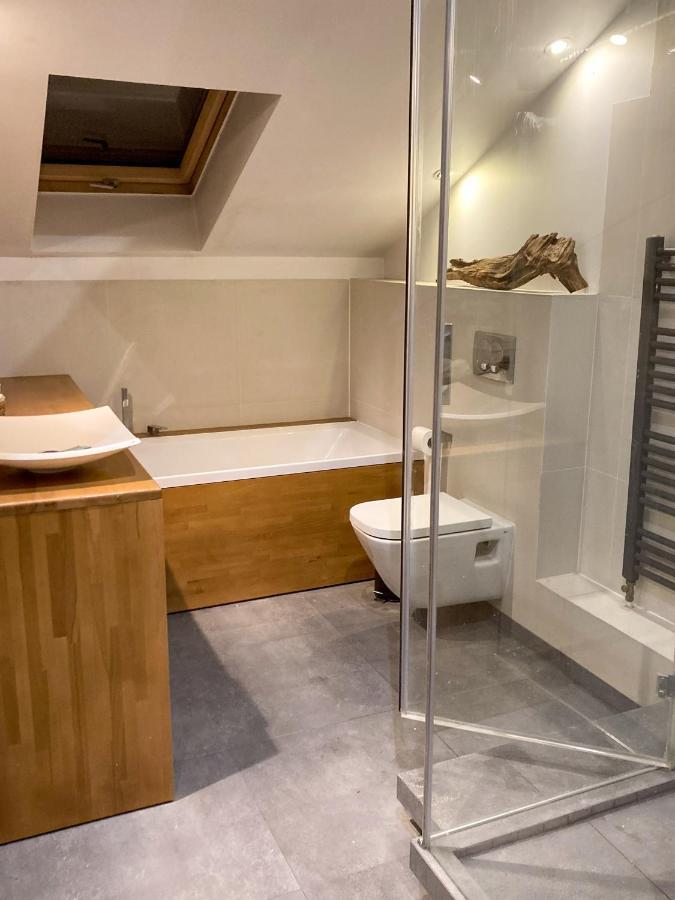 Loft W Centrum Gliwic Apartment กลีวิตเซ ภายนอก รูปภาพ